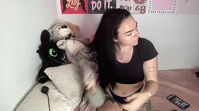 yorkshiregal online show from 6, 4, 2026