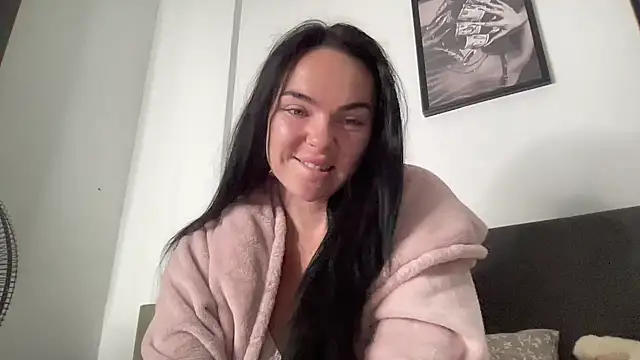 yorkshiregal online show from 2, 11, 2025