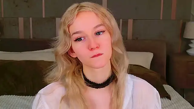 NaomiLoys online show from 11, 2, 2025