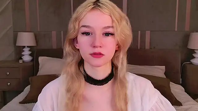 NaomiLoys online show from 8, 3, 2025