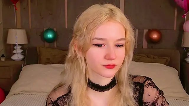 NaomiLoys online show from 14, 2, 2025