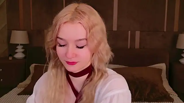 NaomiLoys online show from 23, 3, 2025