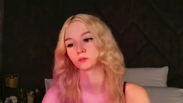 NaomiLoys online show from 1, 12, 2025