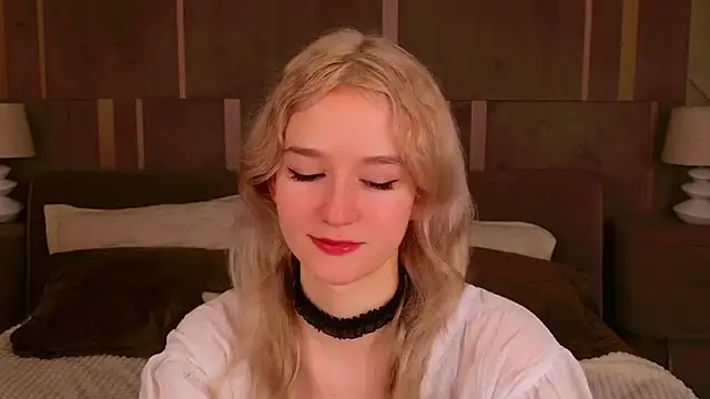 NaomiLoys online show from 10, 2, 2025