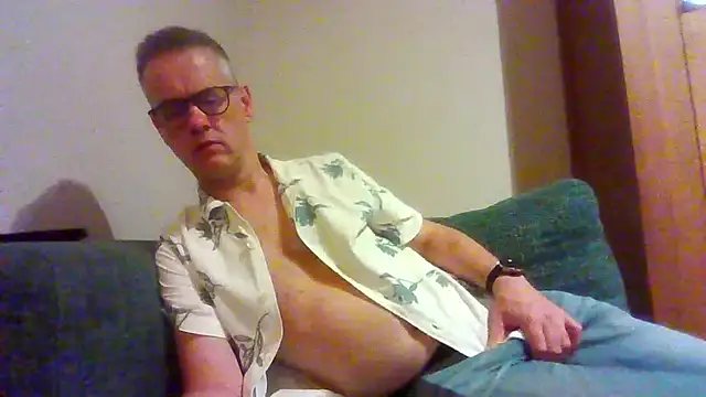 Snapshot of Hectorthyssen1 chatting on 19, 6, 2026 Hectorthyssen1 online show from 19, 6, 2026