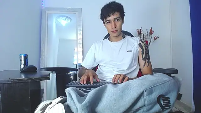 Zacktk7 online show from 4, 2, 2025