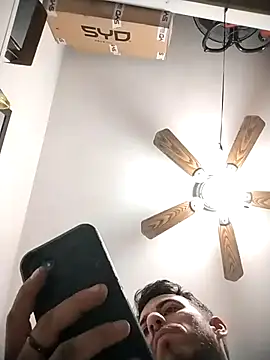 jhonyhot9292 online show from 14, 3, 2026