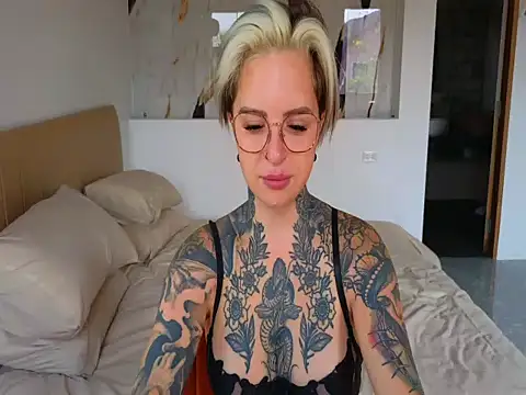 Alexandersonxo online show from 11, 4, 2026