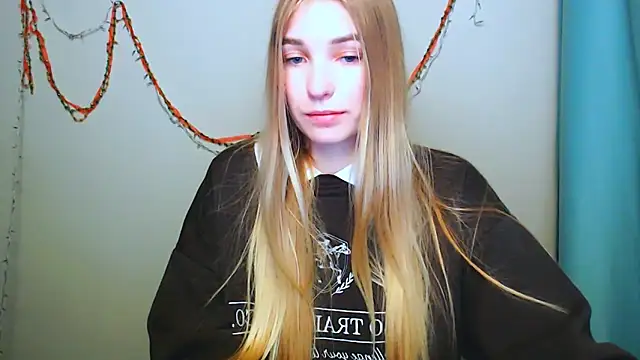 Queen ofLove online show from 14, 12, 2025