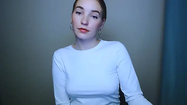 Snapshot of Queen_ofLove chatting on 27, 11, 2025 Queen ofLove online show from 27, 11, 2025