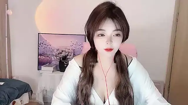 Snapshot of Mia-88-66 chatting on 4, 12, 2024 Mia-88-66 online show from 4, 12, 2024