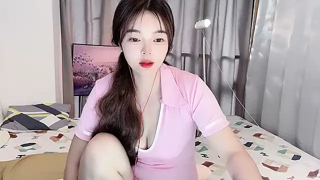 Snapshot of Mia-88-66 chatting on 11, 12, 2024 Mia-88-66 online show from 11, 12, 2024