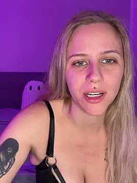 lunawolf21 online show from 22, 10, 2025