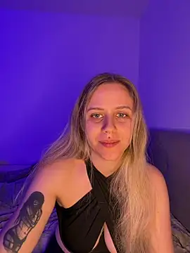 lunawolf21 online show from 4, 3, 2026