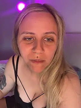 lunawolf21 online show from 18, 6, 2026