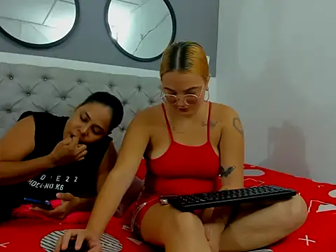 Snapshot of Lunaynick chatting on 25, 10, 2025 Lunaynick online show from 25, 10, 2025