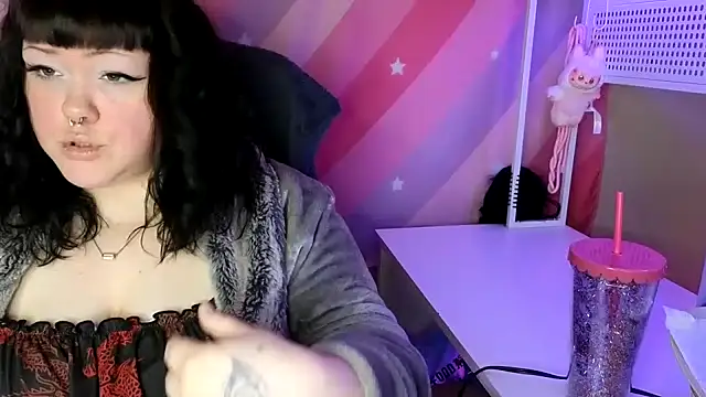 Flamefairy710 online show from 2, 12, 2025