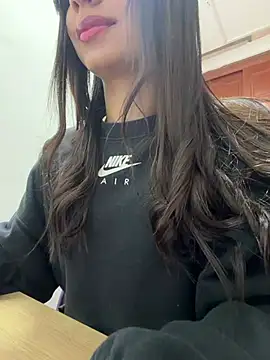 Lolitacooper online show from 22, 4, 2026