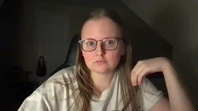 Snapshot of lexie_lilacs chatting on 16, 2, 2025 lexie lilacs online show from 16, 2, 2025