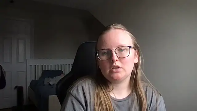 Snapshot of lexie_lilacs chatting on 27, 2, 2025 lexie lilacs online show from 27, 2, 2025