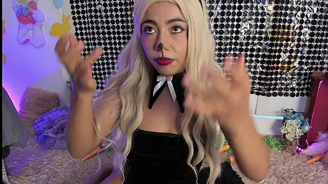 AndreaVelasco online show from 7, 4, 2026