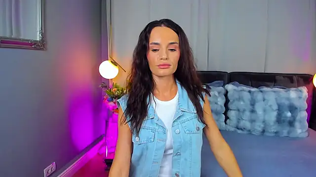 CarlaWhite online show from 28, 6, 2026