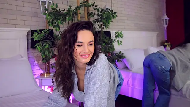 CarlaWhite online show from 8, 11, 2025