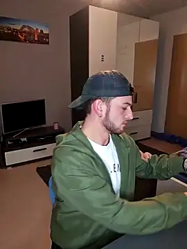 Snapshot of Sexynoah chatting on 14, 1, 2025 Sexynoah online show from 14, 1, 2025