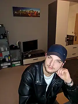 Snapshot of Sexynoah chatting on 9, 12, 2024 Sexynoah online show from 9, 12, 2024