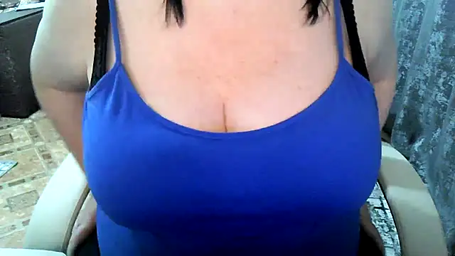 EmiliaLooo online show from 26, 11, 2025