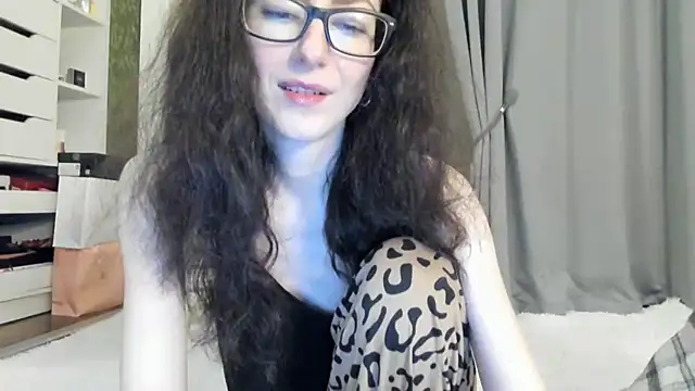 Baby Jewel online show from 24, 10, 2025