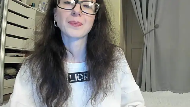 Baby Jewel online show from 20, 11, 2025