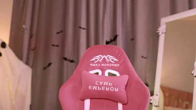 Snapshot of Kim_Oberlin_ chatting on 20, 10, 2025 Kim Oberlin online show from 20, 10, 2025