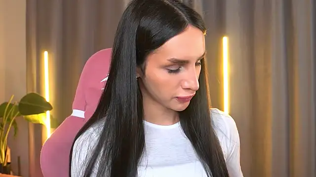 Snapshot of Kim_Oberlin_ chatting on 14, 11, 2025 Kim Oberlin online show from 14, 11, 2025