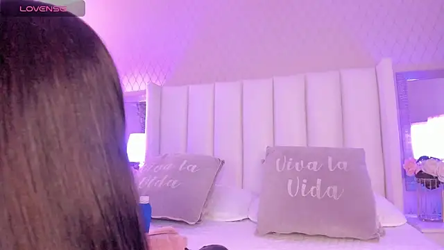 SophiaSmiiths  online show from 17, 5, 2026