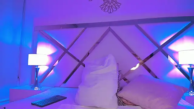 SophiaSmiiths  online show from 19, 4, 2026