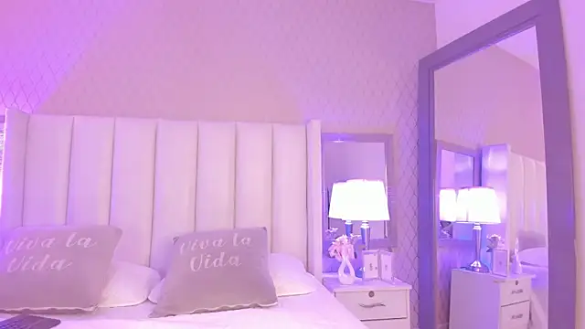Snapshot of SophiaSmiiths_ chatting on 18, 7, 2026 SophiaSmiiths online show from 18, 7, 2026