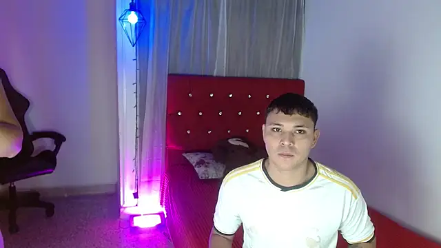 couple lovelyds online show from 15, 11, 2025