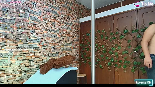 couple lovelyds online show from 2, 12, 2025