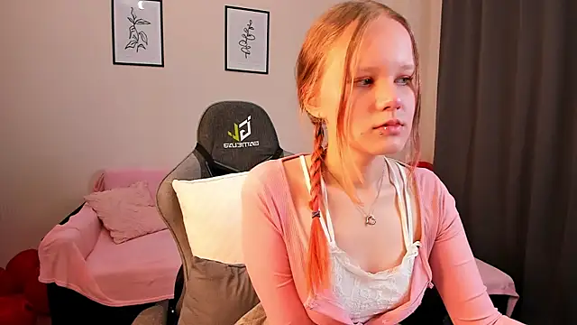 boostyboobs online show from 3, 3, 2025