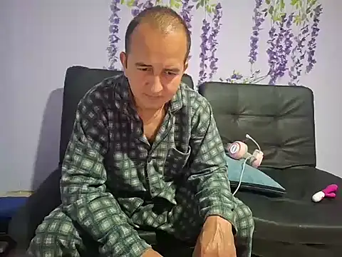 yazforeSolo online show from 6, 11, 2025