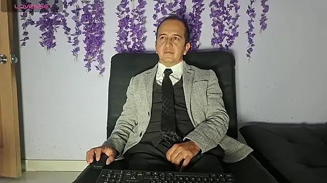 yazforeSolo online show from 11, 2, 2026