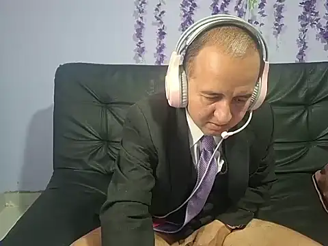 yazforeSolo online show from 12, 11, 2025