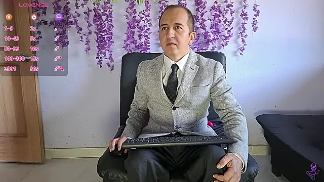 yazforeSolo online show from 9, 2, 2026