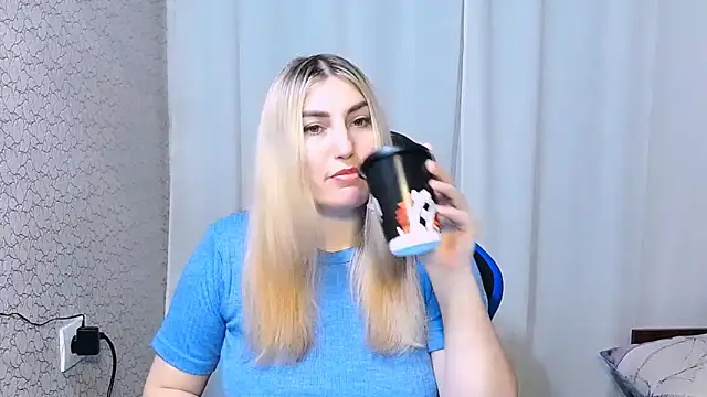 Snapshot of JaneLaJewel chatting on 10, 11, 2025 JaneLaJewel online show from 10, 11, 2025