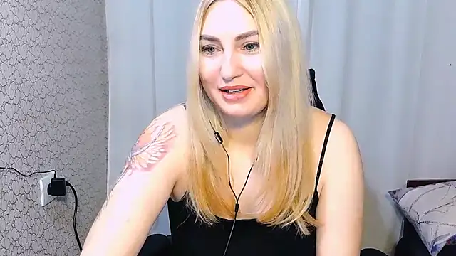 Snapshot of JaneLaJewel chatting on 9, 11, 2025 JaneLaJewel online show from 9, 11, 2025