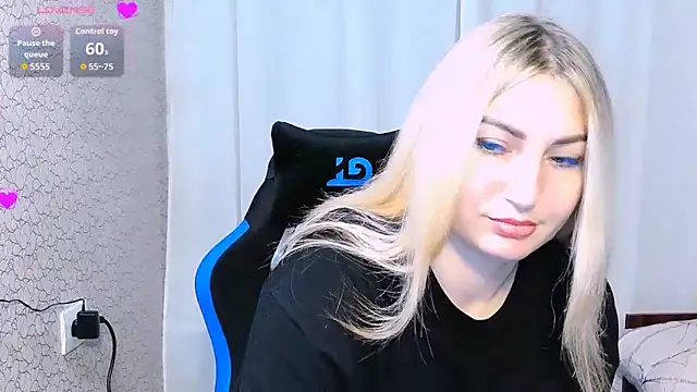 Snapshot of JaneLaJewel chatting on 14, 11, 2025 JaneLaJewel online show from 14, 11, 2025