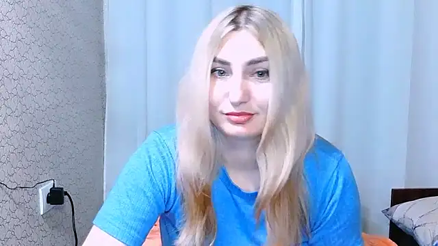 Snapshot of JaneLaJewel chatting on 5, 11, 2025 JaneLaJewel online show from 5, 11, 2025