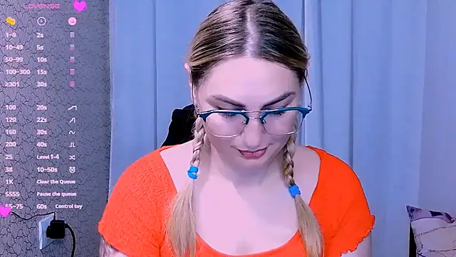 Snapshot of JaneLaJewel chatting on 17, 11, 2025 JaneLaJewel online show from 17, 11, 2025