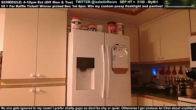 Snapshot of IsabelleRaven chatting on 4, 10, 2025 IsabelleRaven online show from 4, 10, 2025